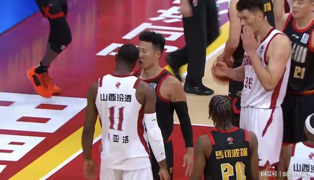 MK体育官方入口-驱逐主教练，半场7次技术犯规，CBA超级外援又惹麻烦